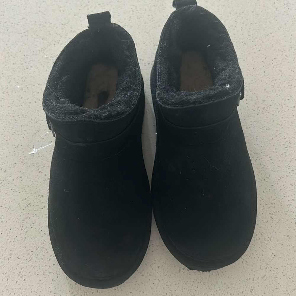 Only worn once. Brand new. Size 13 girls